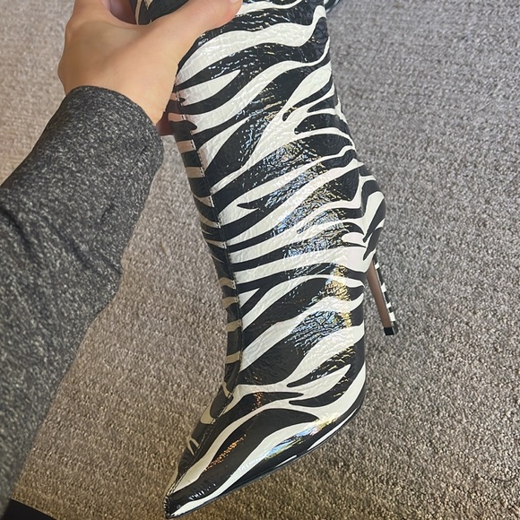 NEW Free People Vicenza Tokyo Zebra Stripe Patent Leather Knee High Heel Boots 7 - Picture 2 of 13